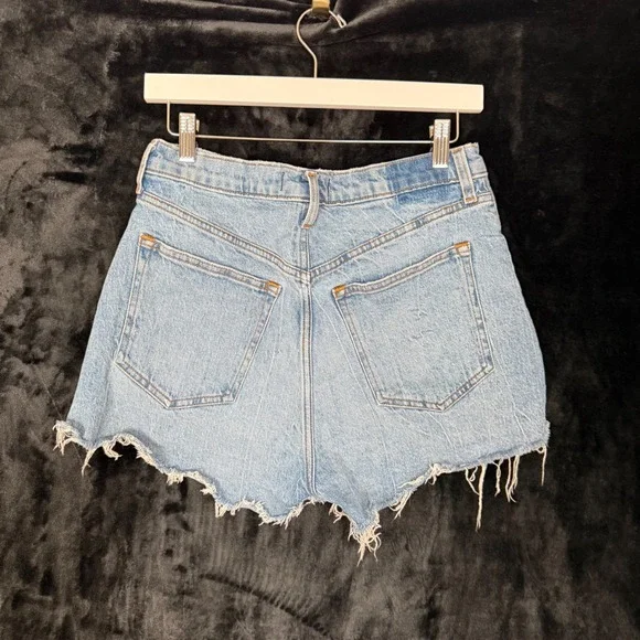 Abercrombie & Fitch Curve Love High Rise Mom Shorts Light Wash Blue Size 29 - Picture 2 of 7